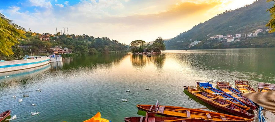 discover-the-scenic-beauty-of-nainital-lakes
