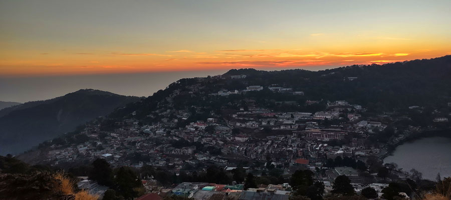 interacting-with-locals-in-nainital-a-travel-diary