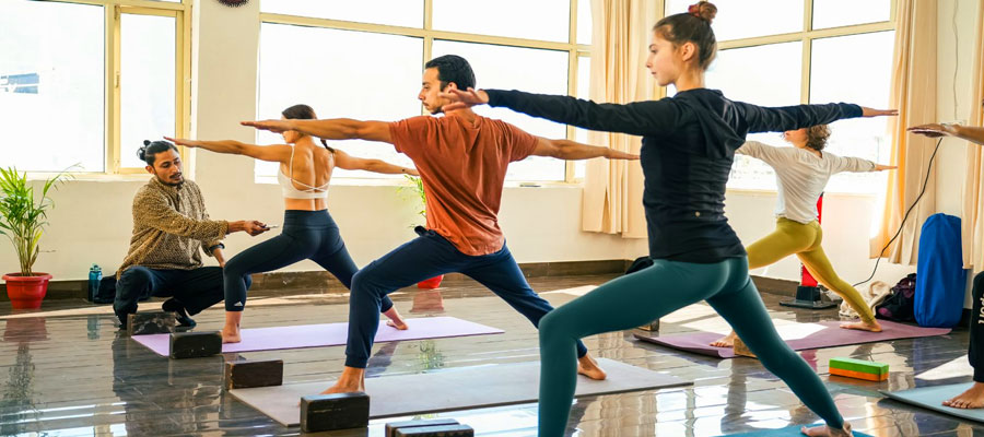 yoga-teacher-training-in-rishikesh-a-complete-guide